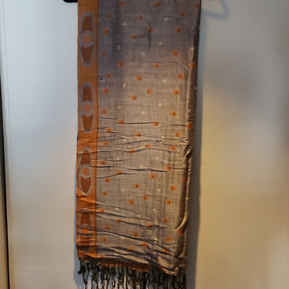 Reversible scarf